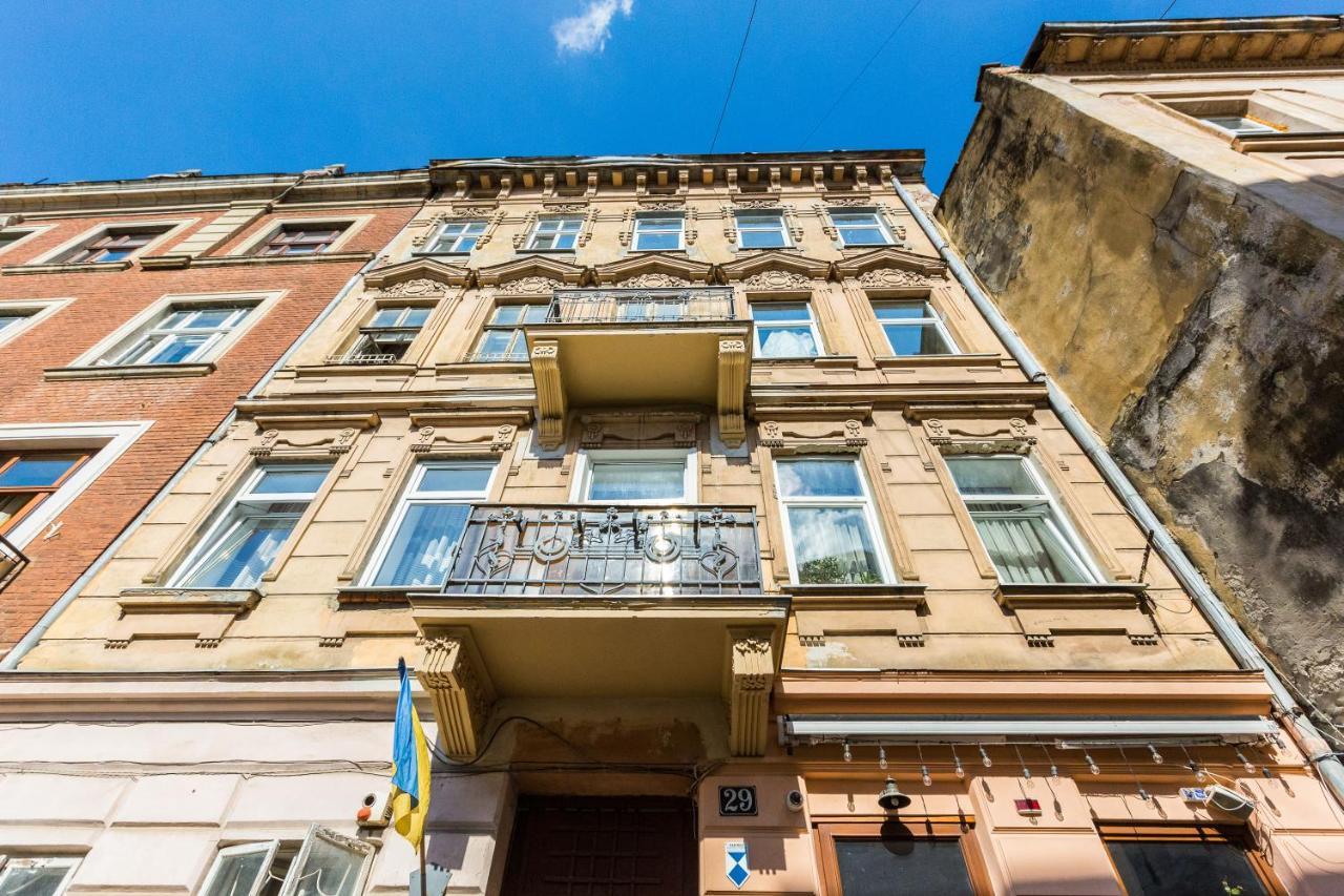 Квартира Подобово На Площі Ринок 39 Leópolis Exterior foto