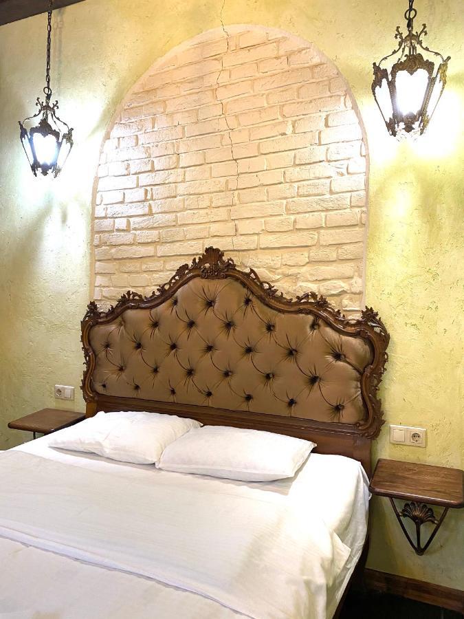 Квартира Подобово На Площі Ринок 39 Leópolis Exterior foto